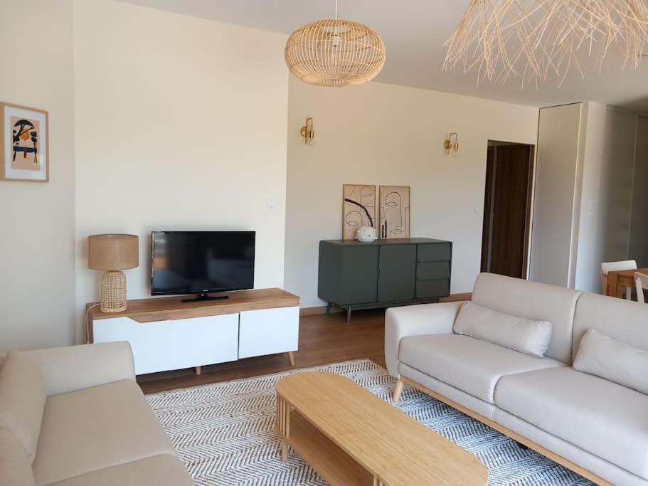 Maison Neuve Avec Piscine Chauffee, 4 Kms De Contis Plage Saint-Julien-en-Born Ngoại thất bức ảnh